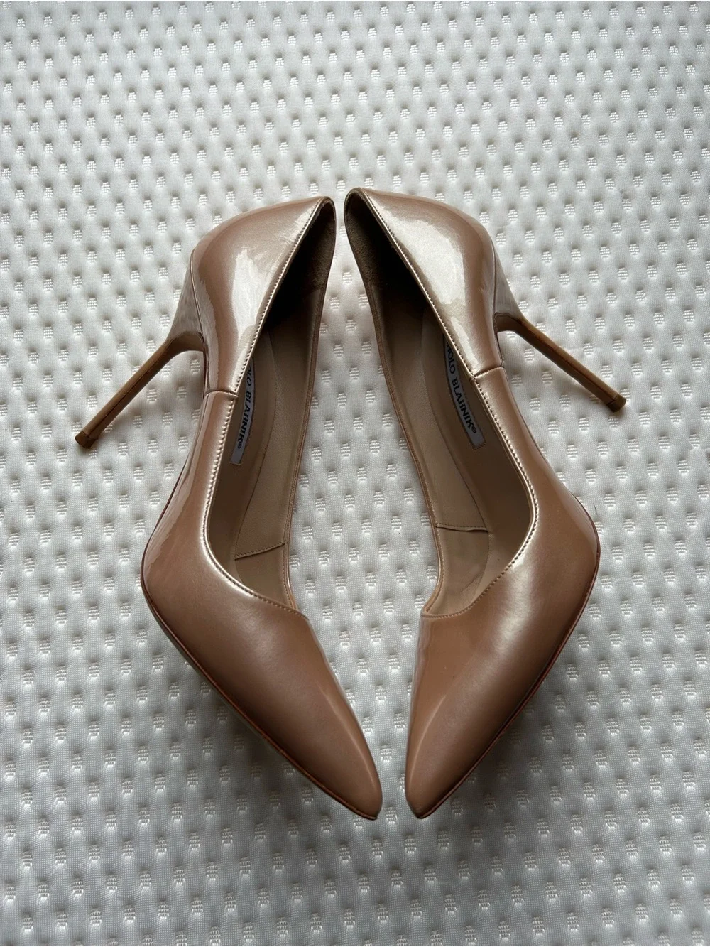 Manolo Blahnik BB Patent 105 Beige Nude Pointed Toe Pumps IT 38 US 8